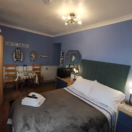 Aquarius B&B-3